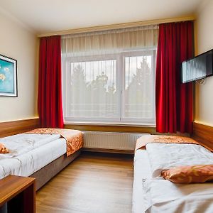 Kleine Kamer met Twee Aparte Bedden